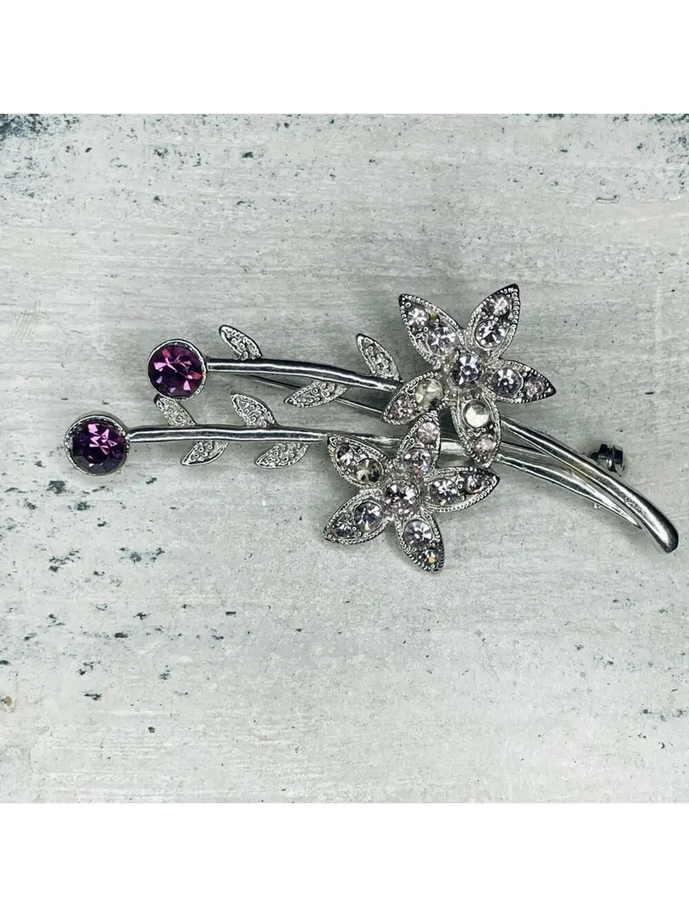 290. Silvertone Floral Crystal Brooch